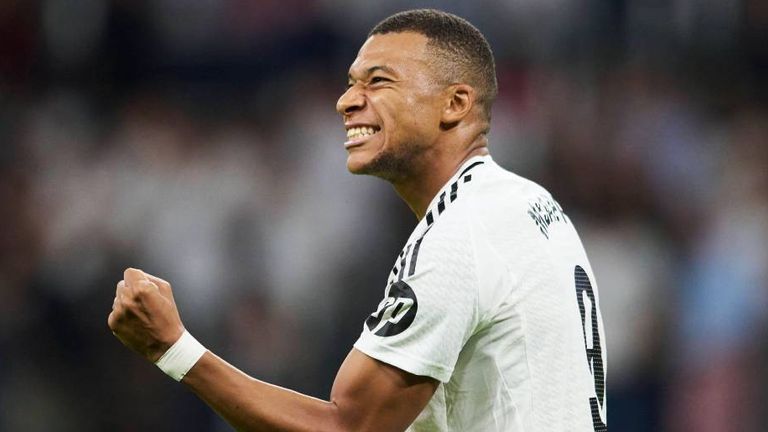 Kylian Mbappe trifft doppelt für Real.