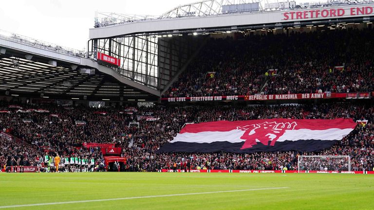 Manchester United spielt seit 1910 im Old Trafford.