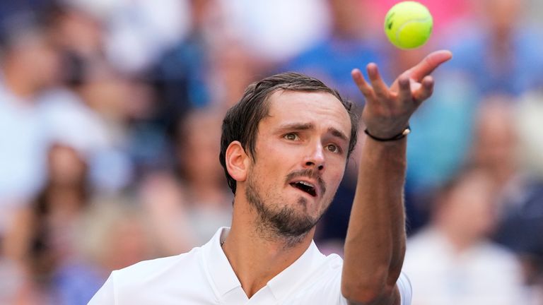 Daniil Medvedev zieht bei den US Open ins Viertelfinale ein.