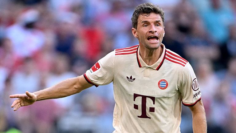 Bayerns Thomas Müller stellt sich verbal vor die Bundesliga-Schiedsrichter.