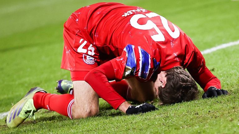 2021 flog der FC Bayern gegen Holstein Kiel aus dem DFB-Pokal.