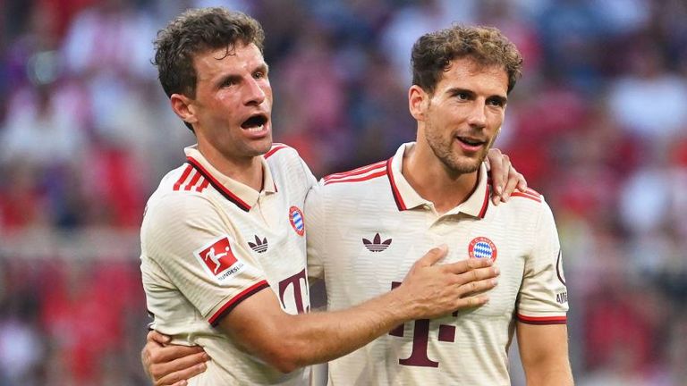 Thomas Müller (.l) und Leon Goretzka gehören zu den Gewinnern und Verlierern beim FC Bayern.