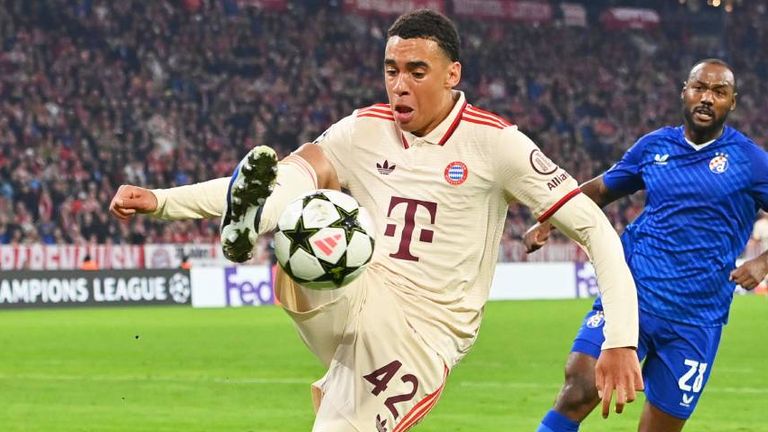 Jamal Musiala steht noch bis 2026 beim FC Bayern unter Vertrag.