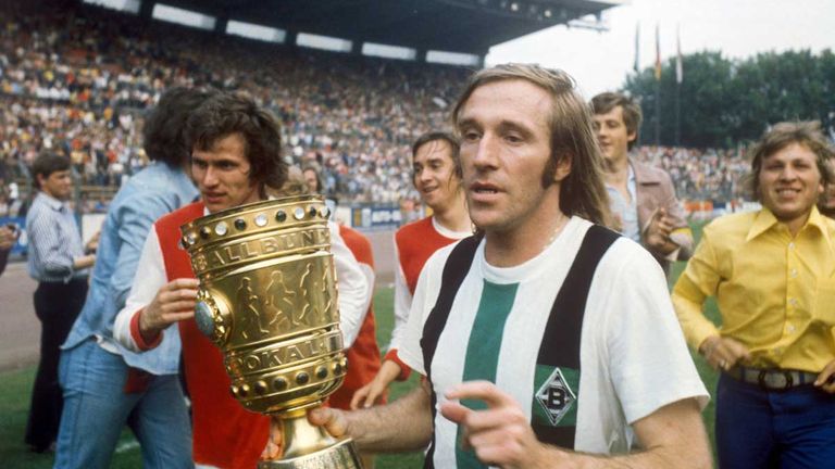 In seinem letzten Spiel für Borussia Mönchengladbach gewann Neter den DFB-Pokal (hier mit Jupp Heynckes).