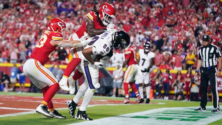 Nur wenige Zentimeter fehlten den Ravens zum Ausgleich gegen die Chiefs kurz vor Schluss beim NFL-Auftakt. 