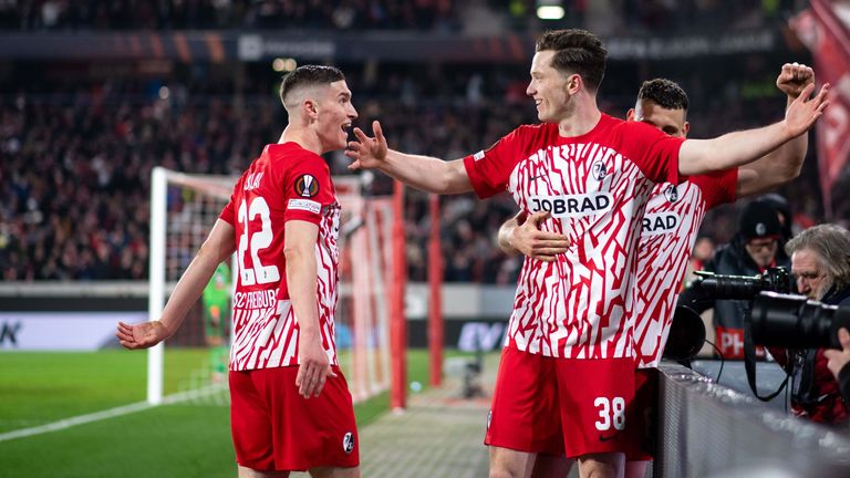 Roland Sallai (l.) verlässt den SC Freiburg.