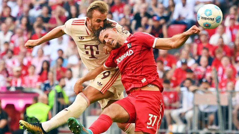 Handspiel?! Die Elfmeter-Szene der Bayern lässt Freiburg toben.