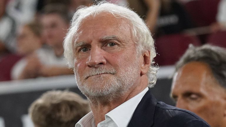 DFB-Sportdirektor Rudi Völler spricht im exklusiven Interview mit skysport.de unter anderem über die Chancen von Serge Gnabry und Niklas Süle auf ein Comeback in der deutschen Nationalmannschaft.