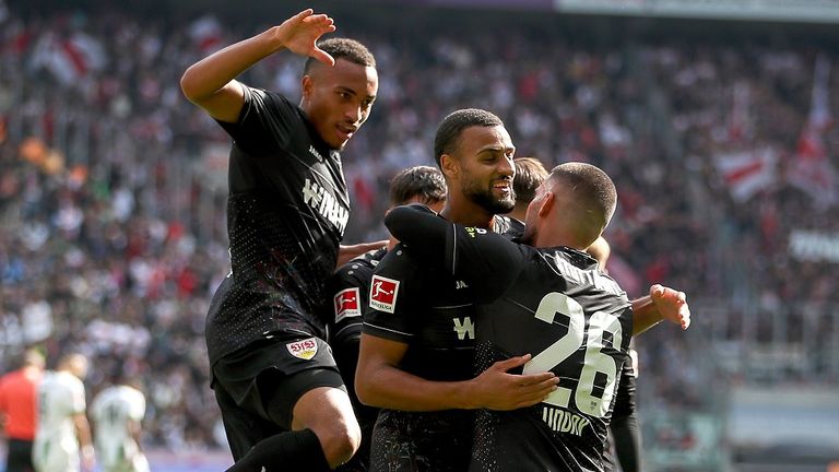 VfB Stuttgart feiert in Gladbach den ersten Saisonsieg.