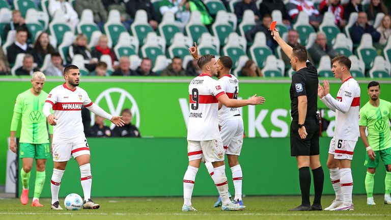 Bittere Fehlentscheidung: Die Gelb-Rote Karte für Atakan Karazor nahm den VfB Stuttgart jede Chance auf Punkte.