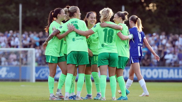 Die Titelverteidigerinnen vom VfL Wolfsburg haben in der 2. Runde des DFB-Pokals gegen Hertha BSC mit 6:0 gewonnen.