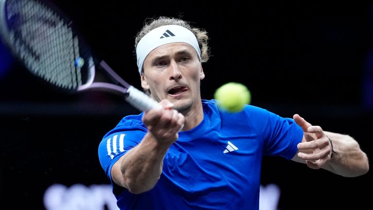 Alexander Zverev gewinnt beim Laver Cup gegen Frances Tiafoe.