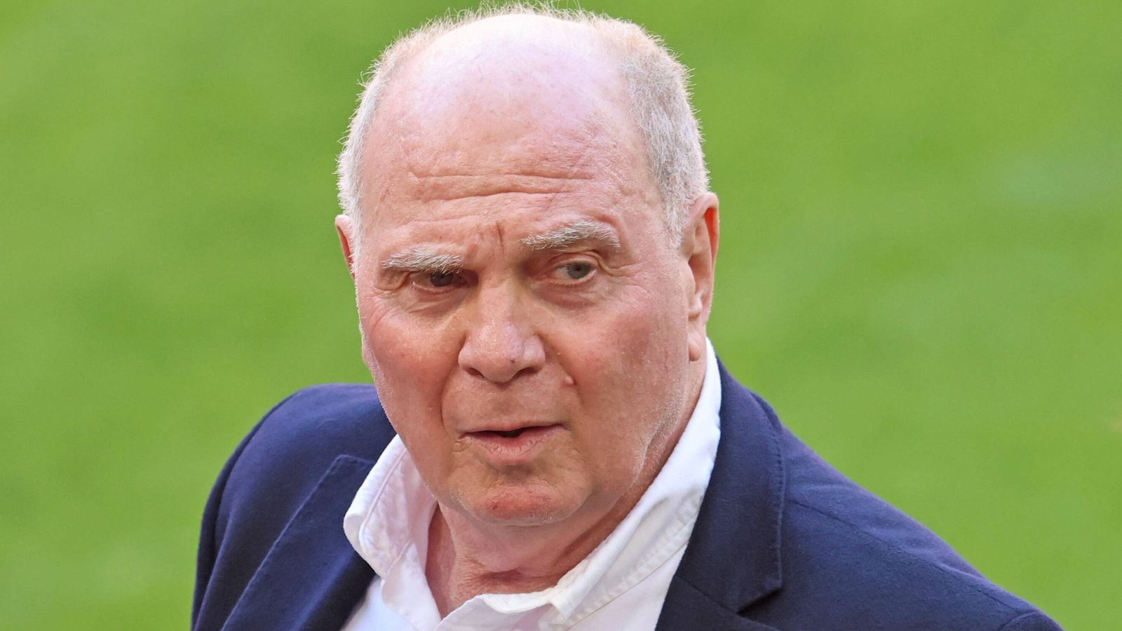 BayernEhrenpräsident Uli Hoeneß über den vollen Spielplan Fußball