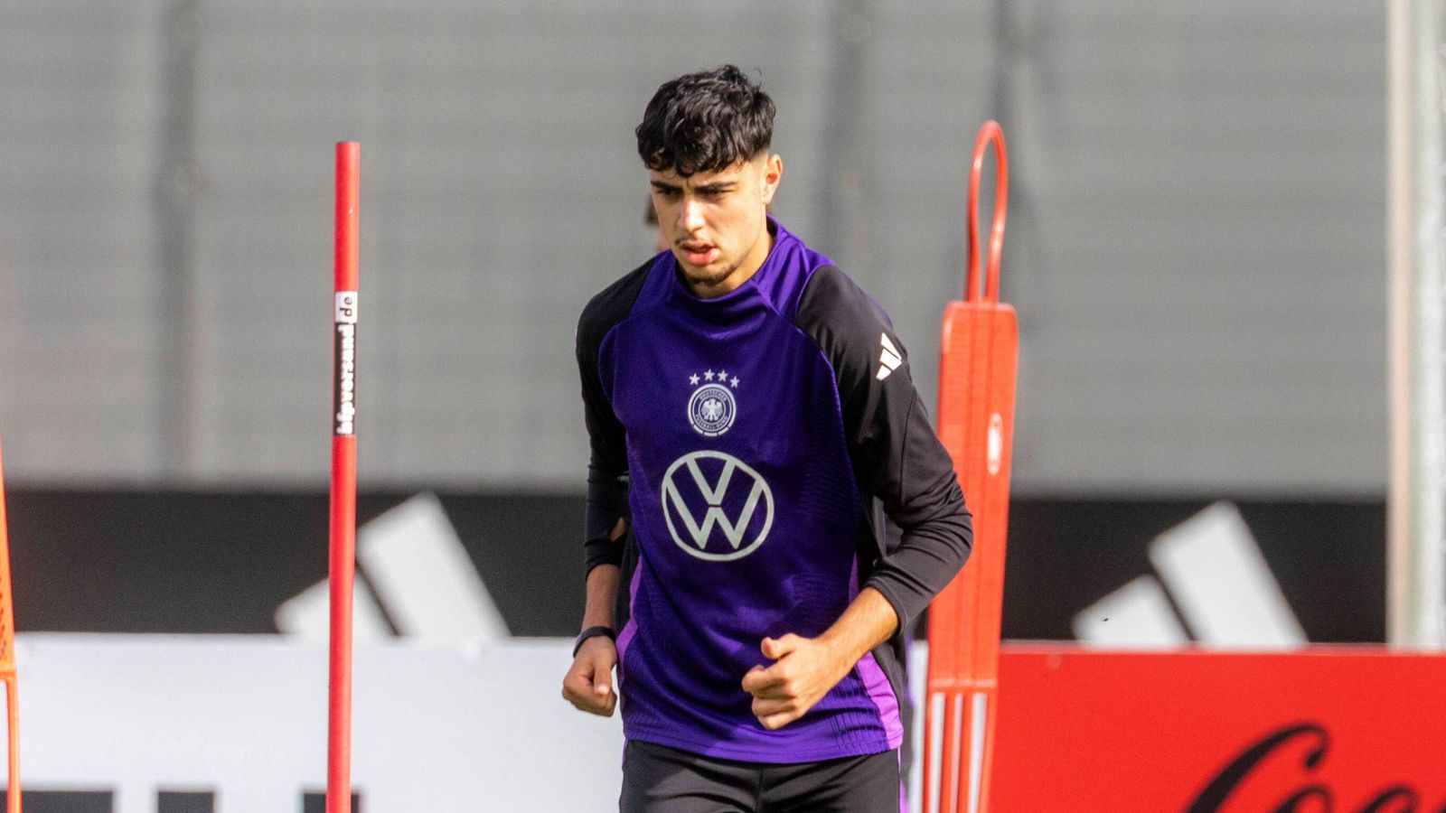 Aleksandar Pavlovic kehrt ins Training der DFBNationalmannschaft