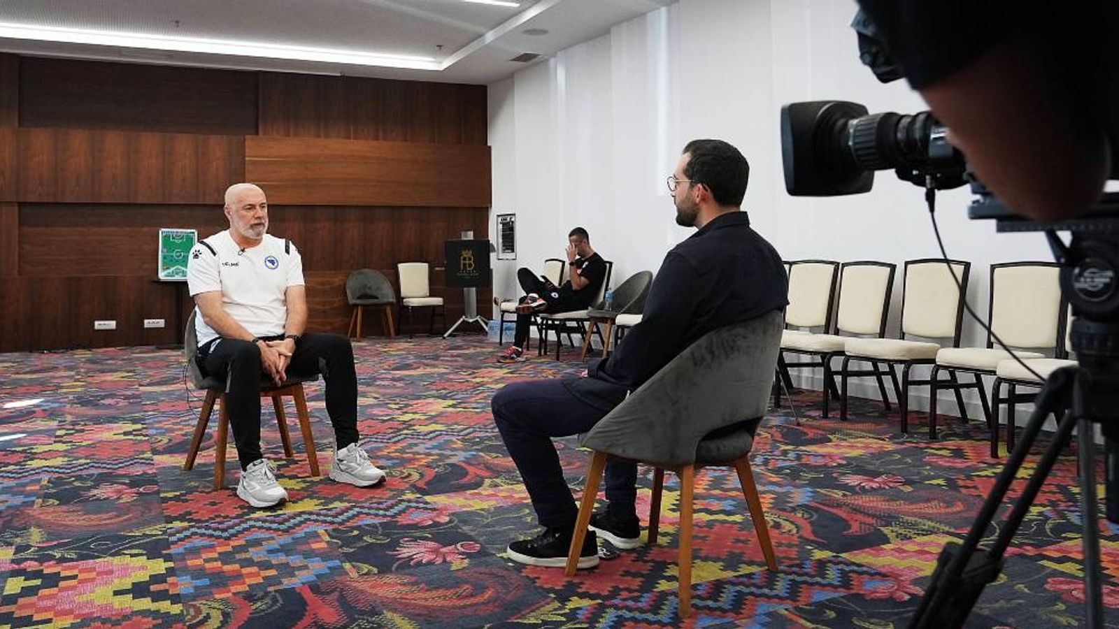 Bosniens Trainer Sergej Barbarez Im Sky Interview über Deutschland ...