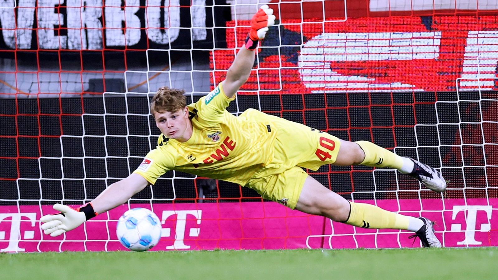 Jonas Urbig wird vom FC Bayern beobachtet & könnte Manuel Neuer beerben ...