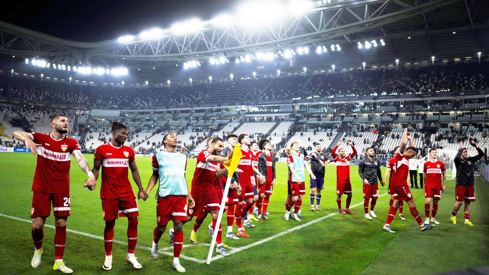 VfB Stuttgart Feiert Historischen Sieg Bei Juventus In Der Champions ...