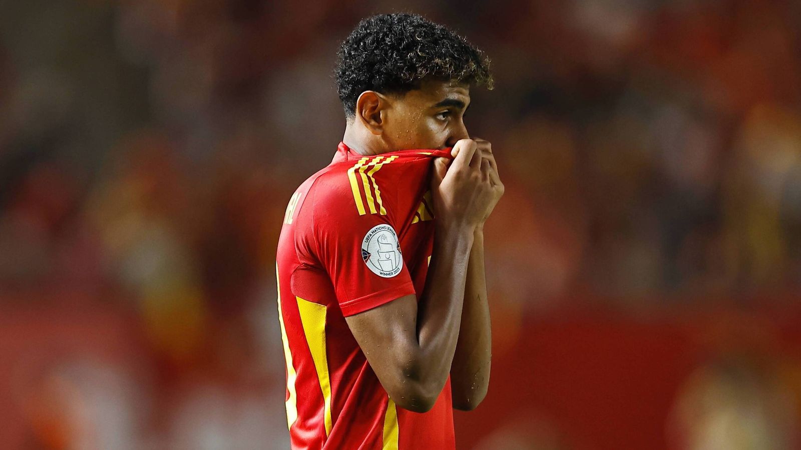 Lamine Yamal kehrt verletzt zum FC Barcelona zurück Fußball News