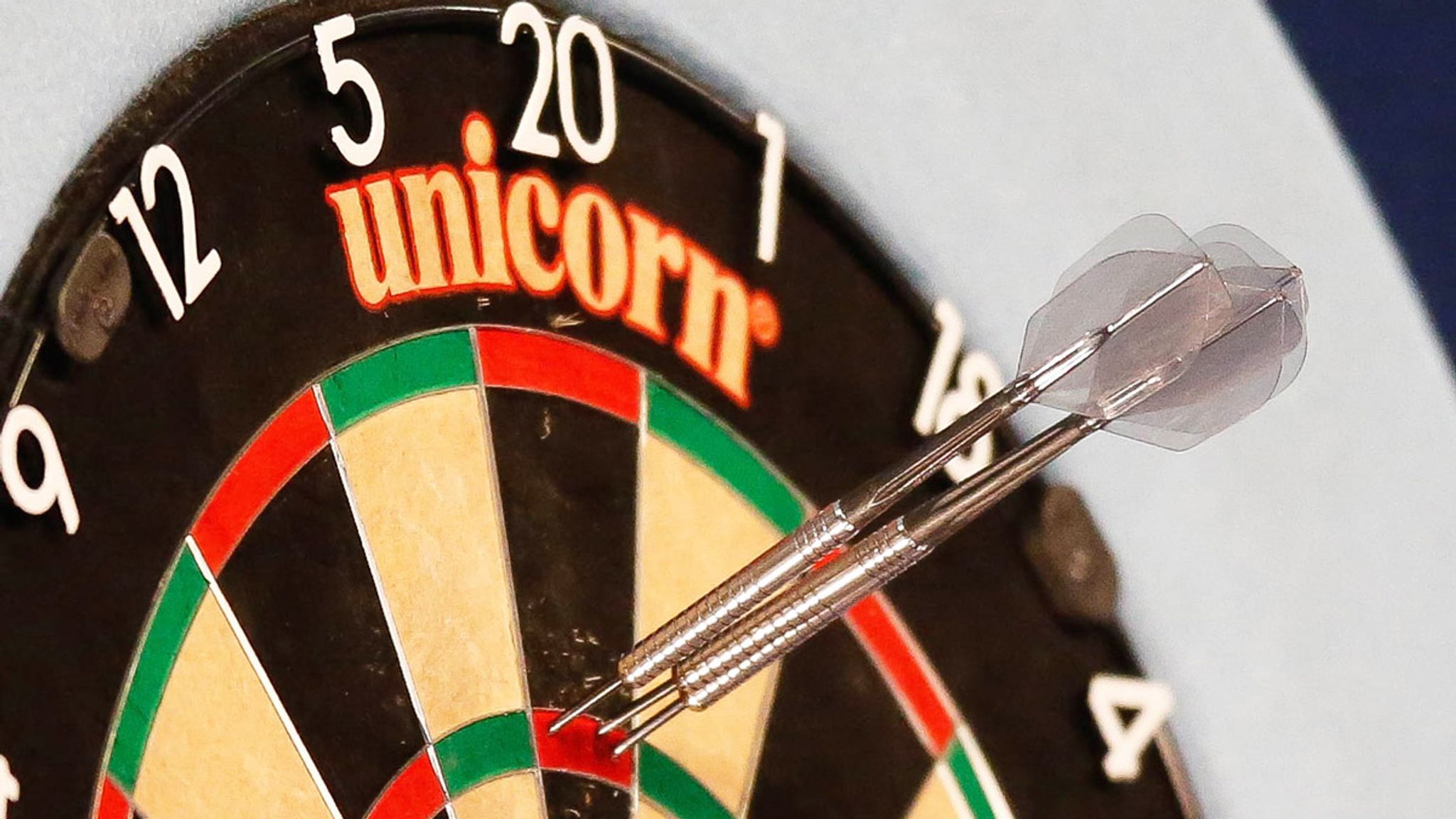 Niko Springer für die DartsWM 2025 im Ally Pally qualifiziert Mehr