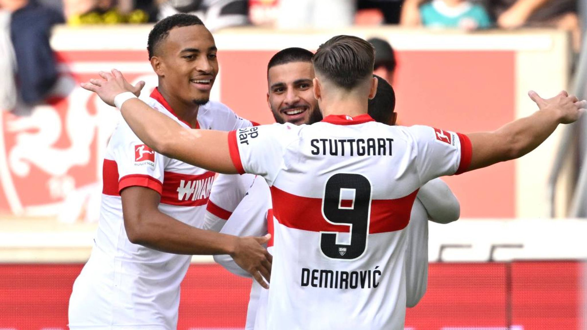 Sky Enthüllt Ausstiegsklausel Von Jamie Leweling Vom VfB Stuttgart ...