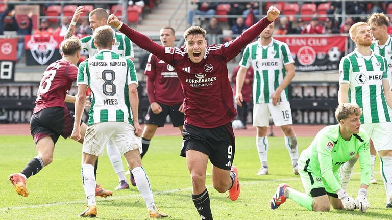 Der 1. FC Nürnberg gewinnt gegen Preußen Münster.