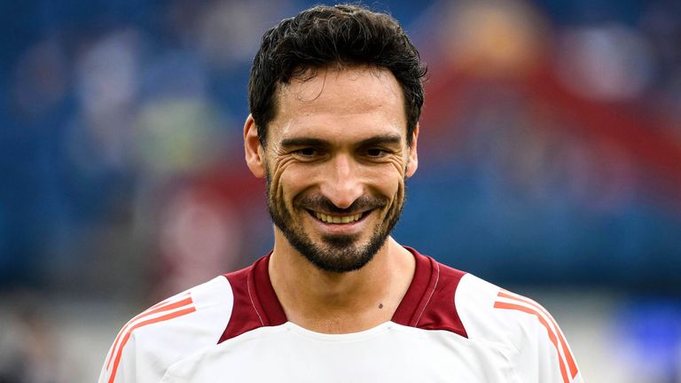 Seit seinem Wechsel zur AS Roma im September wartet Mats Hummels auf sein Debüt.