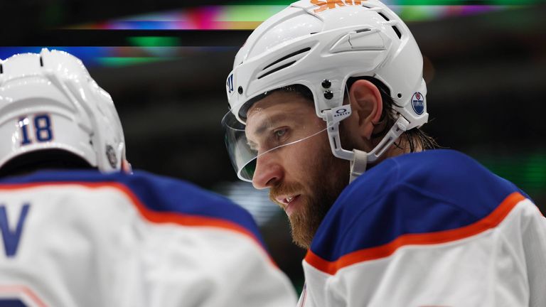 Leon Draisaitl verliert mit seien Edmonton Oilers gegen die Dallas Stars.