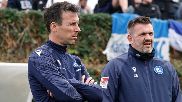 KSC-Trainer Christian Eichner (l.) mit seinem Assistenten Zlatan Bajramovic.