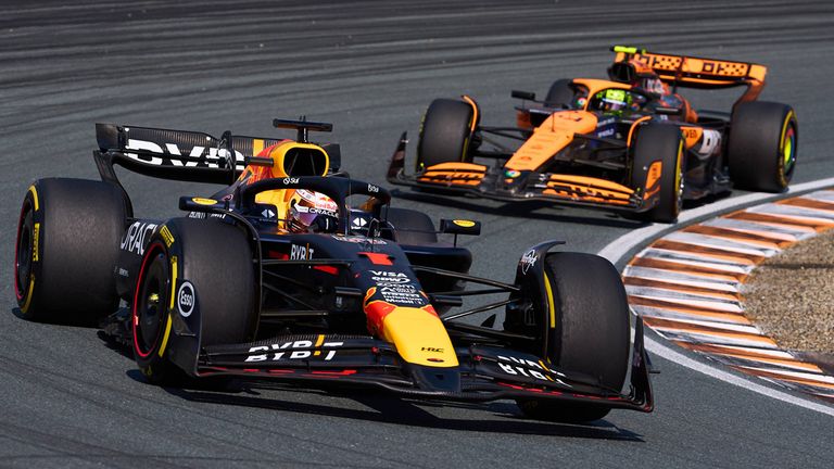 Max Verstappen (l.) und Lando Norris (r.) kämpfen um den WM-Titel in der Formel 1.