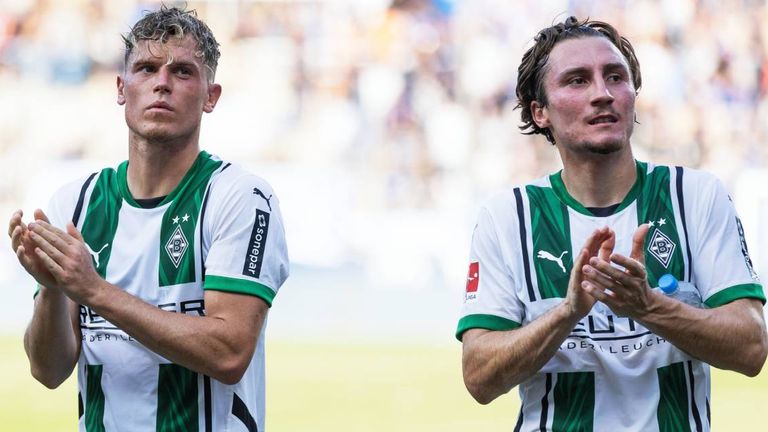 Nach exklusiven Sky Informationen verlängert Robin Hack (l.) seinen Vertrag bei Gladbach langfristig. 