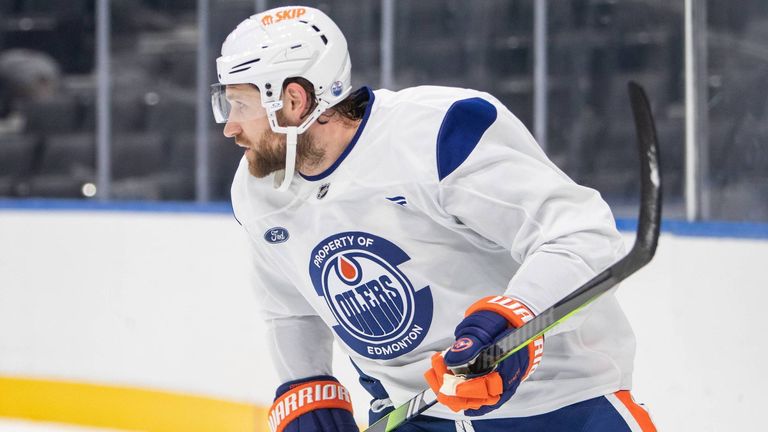 Ab 2025 wird Leon Draisaitl mit 14 Millionen US-Dollar (rund 12,56 Millionen Euro) zum bestbezahlten NHL-Profi werden.