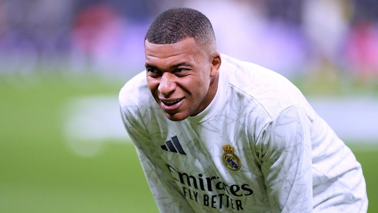 Kylian Mbappe fordert Millionen-Summe von seinem Ex-Klub PSG.