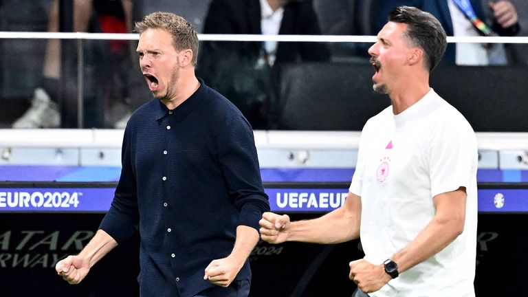 Julian Nagelsmann (li.) und Sandro Wagner (re.) bringen die Energie zurück ins DFB-Team.