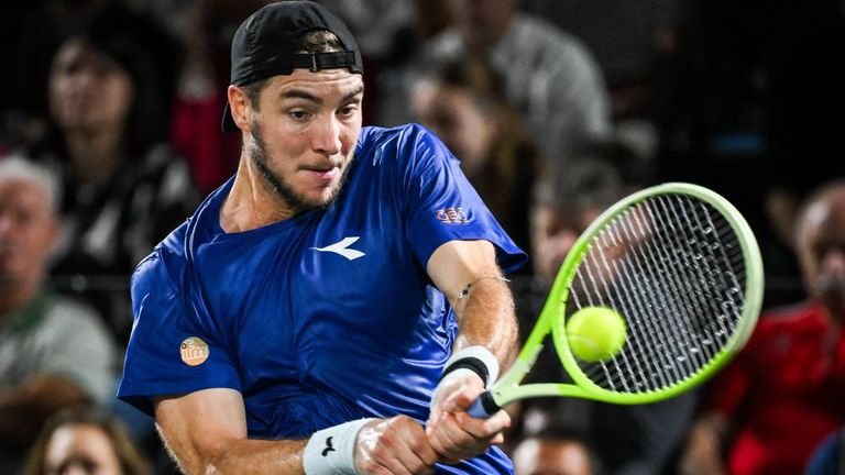 Jan-Lennard Struff überrascht in Paris.