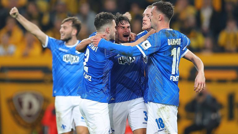 Der SV Darmstadt gewinnt 2:3 gegen Dynamo Dresden. 