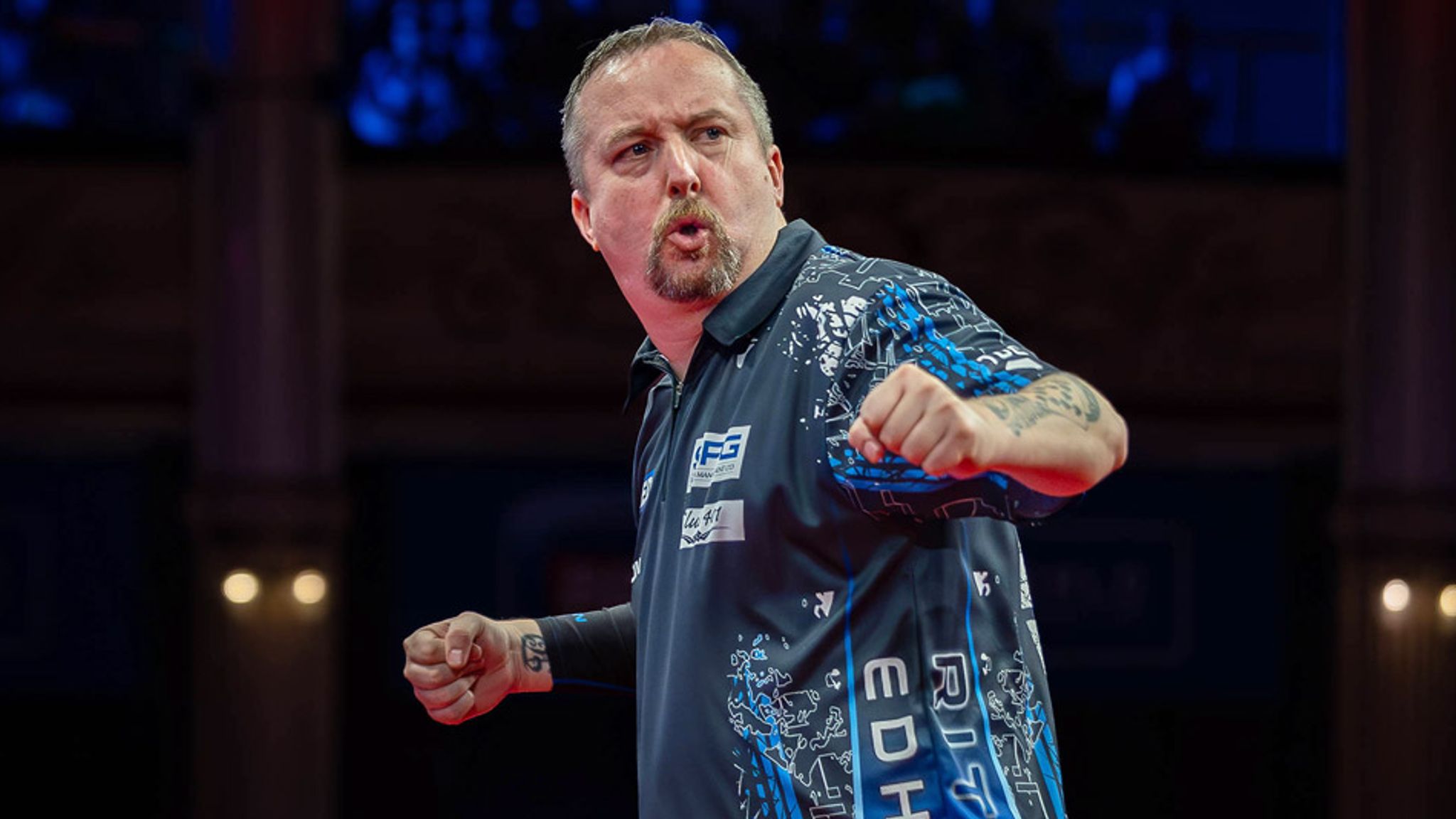 Luke Littler besiegt Ian White bei der DartsWM 2025 Mehr Sport News