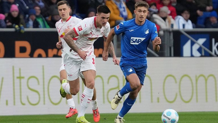 Läuft Tom Bischof (r.) in der kommenden Saison für die Roten Bullen auf?