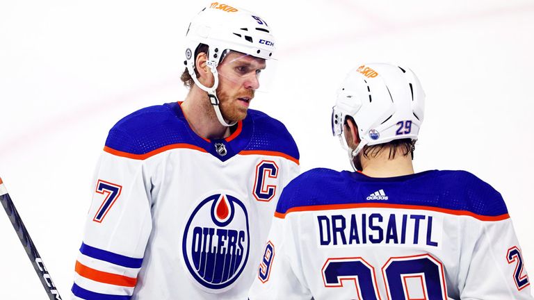 Connor McDavid (l.) und Leon Draisaitl bilden für die Edmonton Oilers in der NHL ein kongeniales Duo.