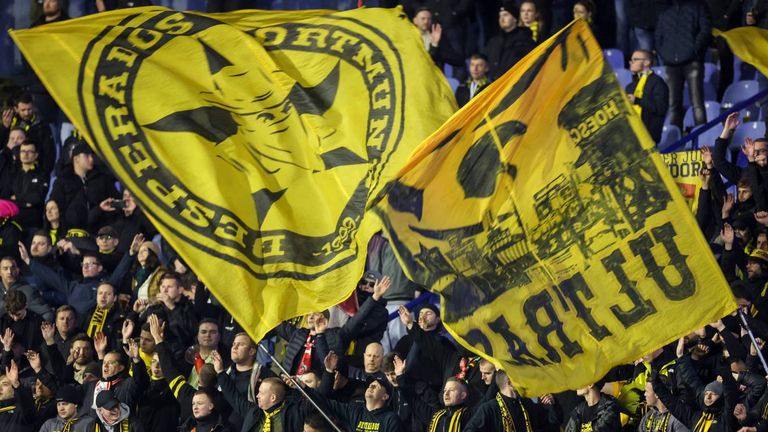 Die Fans von Borussia Dortmund beschwerten sich in Zagreb über "grenzüberschreitendes Verhalten" des Ordnungsdiensts. 