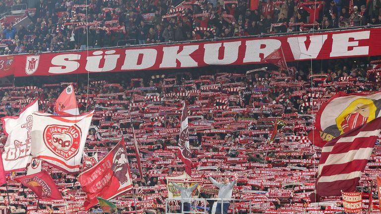 Die Bayern-Südkurve stellt ihren Support gegen Benfica wegen eines Notfalls ein.