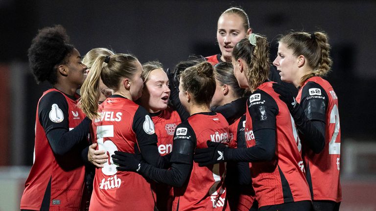 Die Frauen von Bayer Leverkusen haben ihr Achtelfinale im DFB-Pokal gegen Turbine Potsdam knapp gewonnen.