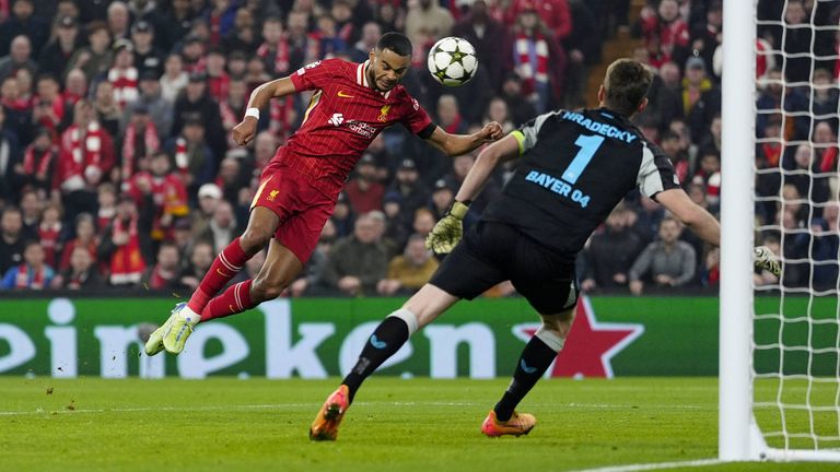 Bayer Leverkusen verliert beim FC Liverpool.