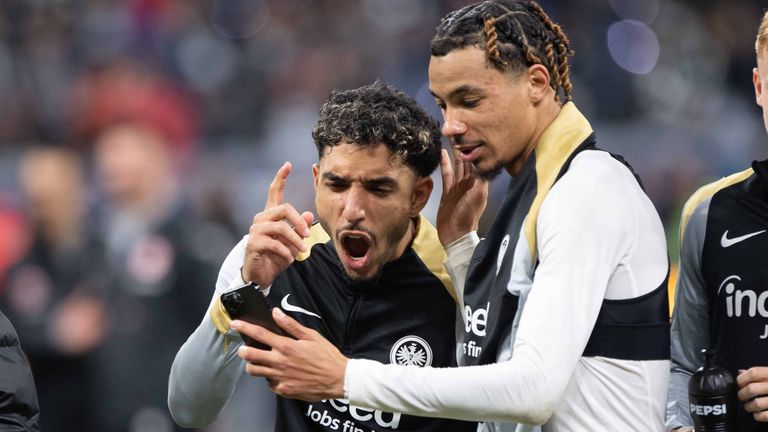 Wie lange spielt Omar Marmoush noch bei Eintracht Frankfurt?