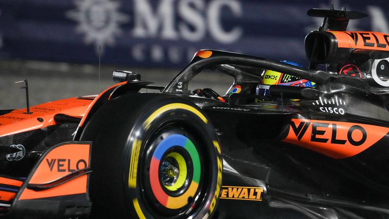 Oscar Piastri (McLaren) gewinnt den Sprint in Katar vor seinem Teamkollegen Lando Norris. 