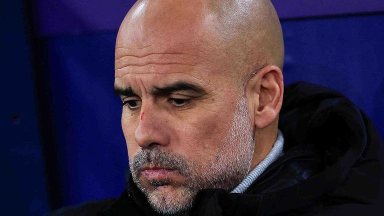 Manchester City verspielt gegen Feyenoord Rotterdam den Sieg - Trainer Pep Guardiola erntet Buhg-Rufe der Fans.