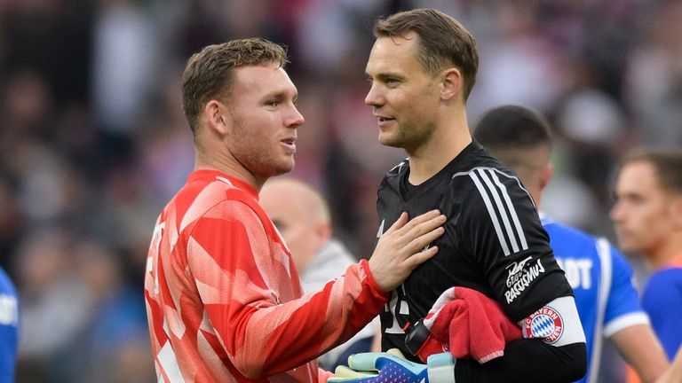 Daniel Peretz (l.) könnte am Freitagabend Manuel Neuer im Bayern-Tor ersetzen.