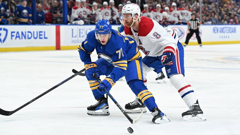 Serie gerissen: Nach zuletzt drei Siegen in Folge verlieren die Buffalo Sabres um DEB-Star John-Jason Peterka (l.) gegen die Montreal Canadiens.