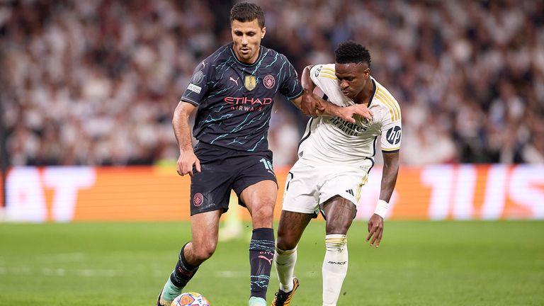 Citys Rodri (l.) hat die Wahl zum Ballon d'Or vor Reals Vinicius gewonnen.