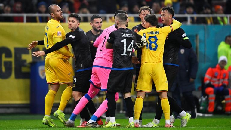 Beim Nations-League-Spiel zwischen Rumänien und dem Kosovo kommt es zu einem Eklat.