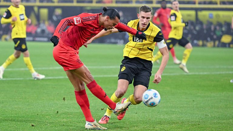 Leroy Sane lässt den Ausgleich für Bayern gegen den BVB liegen. 